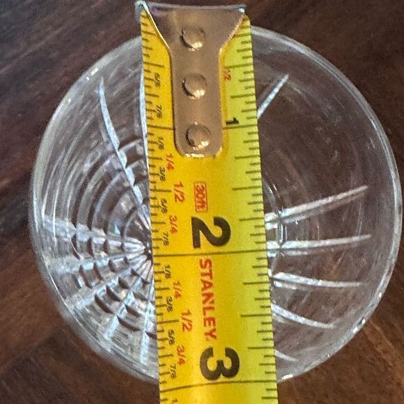 Tiffany & Co. Elegant Crystal Wine Glass - Picture 5 of 6